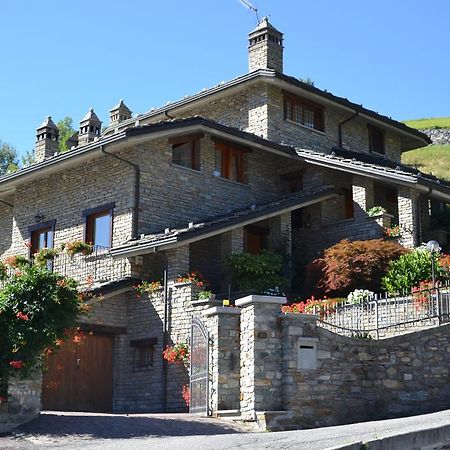 B&B Les Fleurs Gignod Exteriör bild