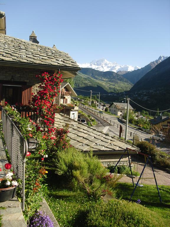 B&B Les Fleurs Gignod Exteriör bild