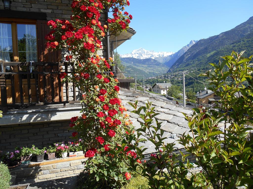 B&B Les Fleurs Gignod Exteriör bild