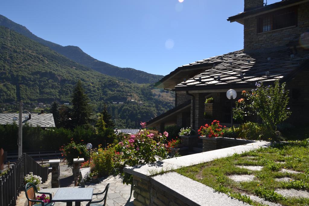 B&B Les Fleurs Gignod Exteriör bild